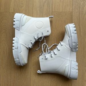 onitsuka tiger boots size 9. Great condition. No box